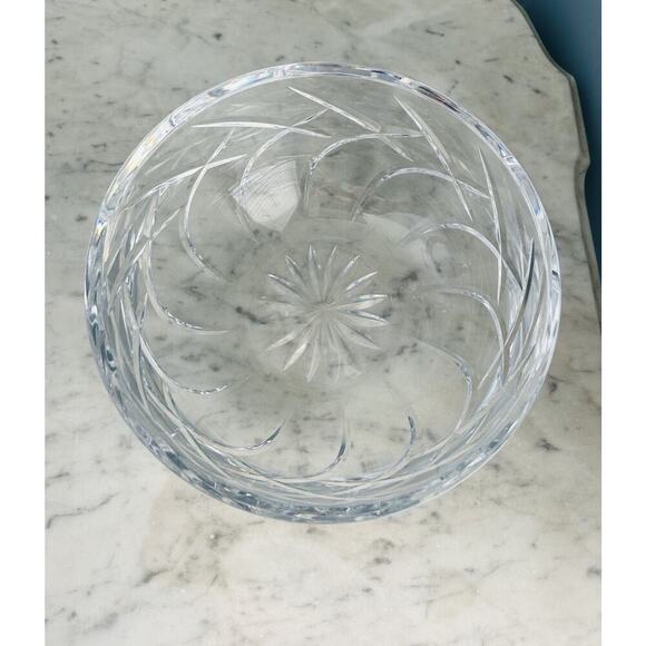 Vintage Crystal 8.5” Bowl Heavy Lead Centerpiece Serving Dish Home Decor Fruit - Picture 8 of 16